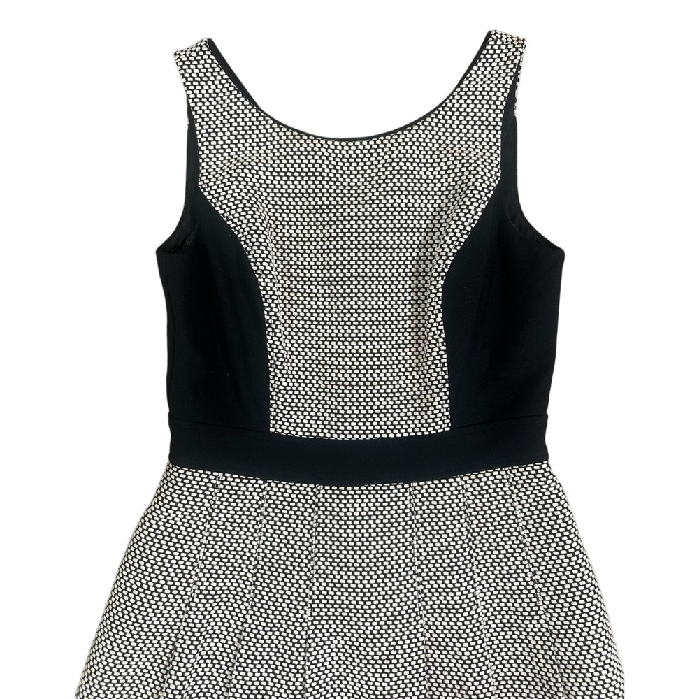 White House Black Market Black and Cream with Pockets Size 2 - Picture 5 of 10